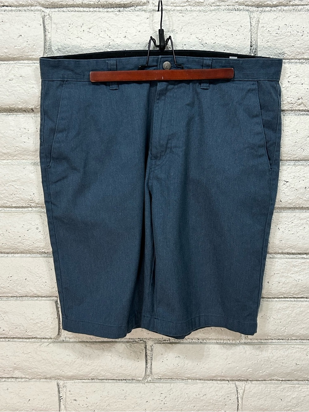 Volcom Blue Chino Shorts Men’s Size 36 Casual Skate Surf Flat Front